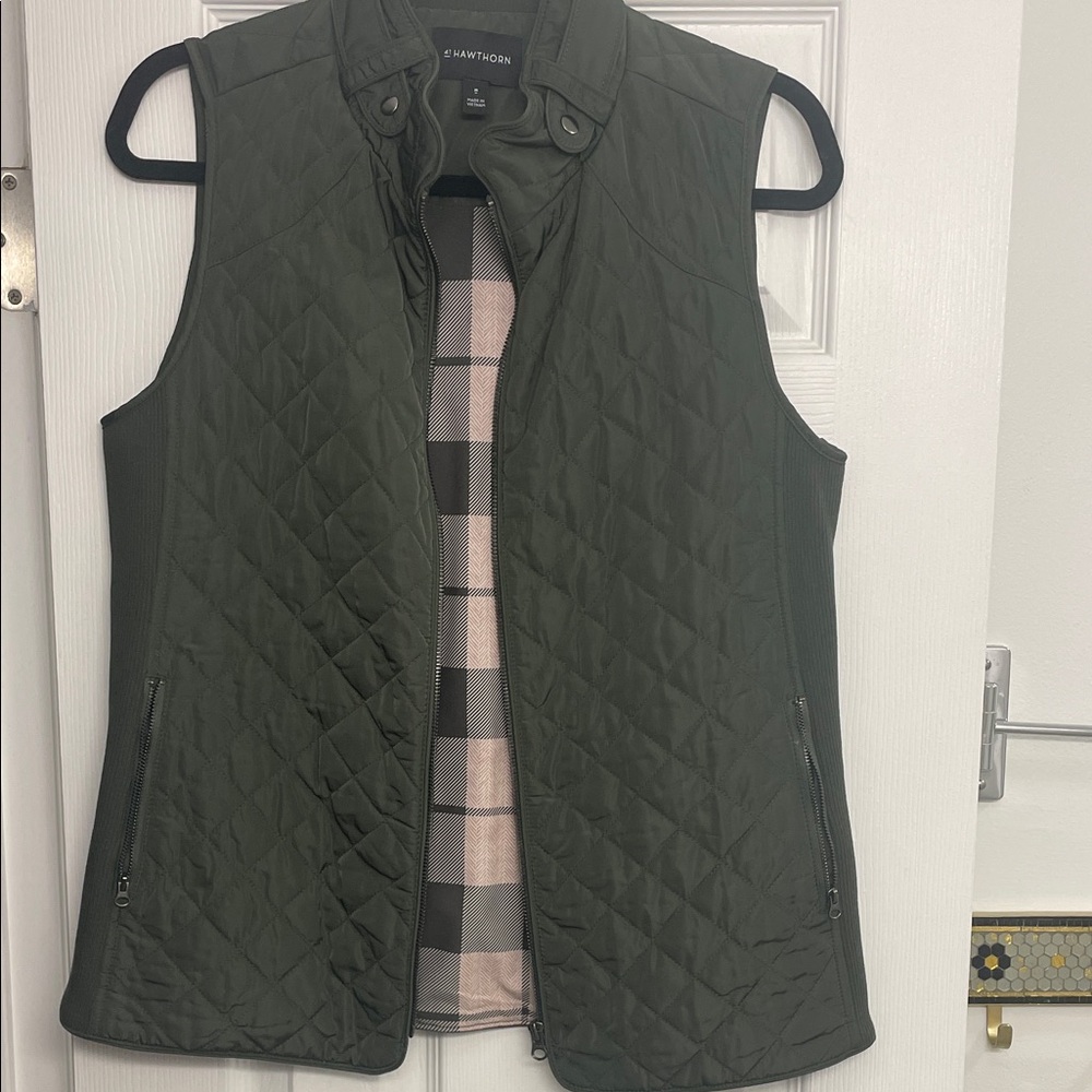 41 Hawthorn Quilted Vest - Dark Green